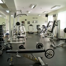 Тренажерный зал "Качалка 90-е" Тренажерный зал "Качалка 90-е"